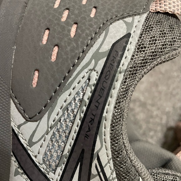 ASICS Women’s Frequent Trail Running Shoes (9W) - Picture 8 of 10